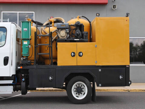 2020 Freightliner M2 106