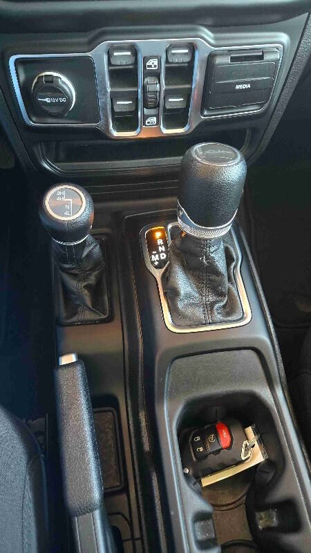 2023 Jeep Gladiator Sport