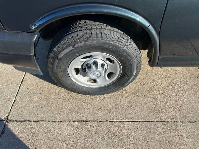 2017 Chevrolet Express LS 2500