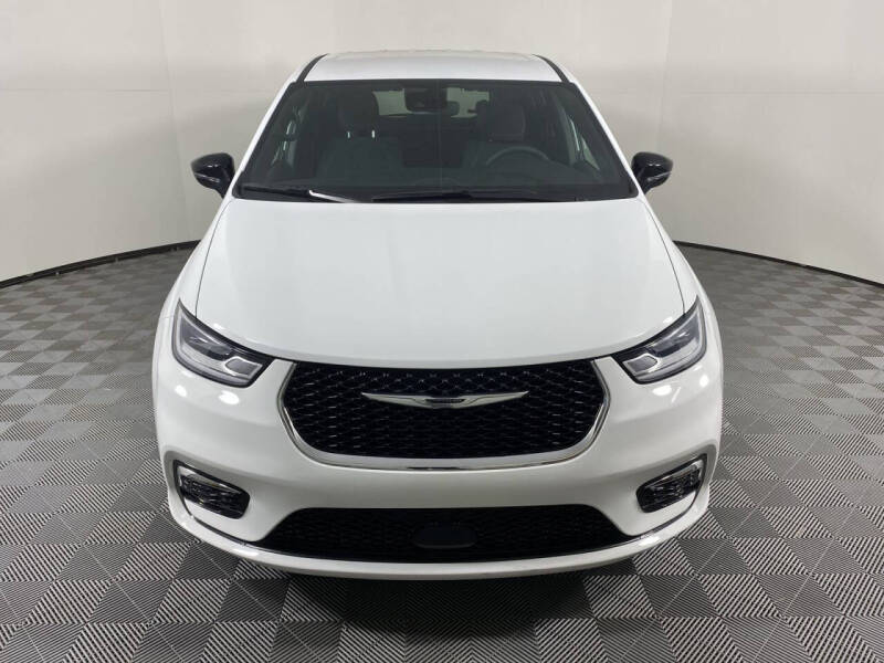 2024 Chrysler Pacifica Touring