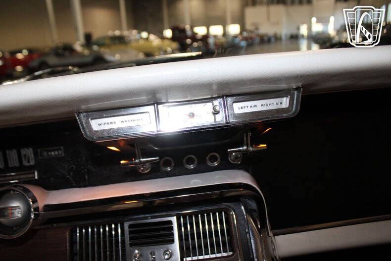 1964 Ford Thunderbird