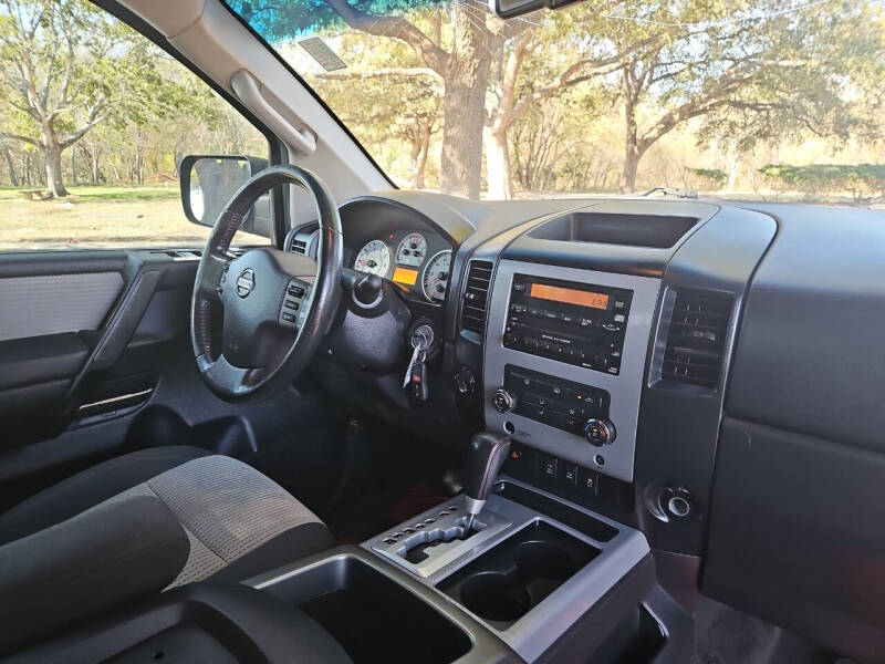 2012 Nissan Titan PRO-4X photo 27