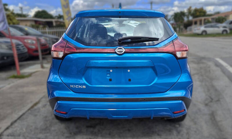2021 Nissan Kicks S