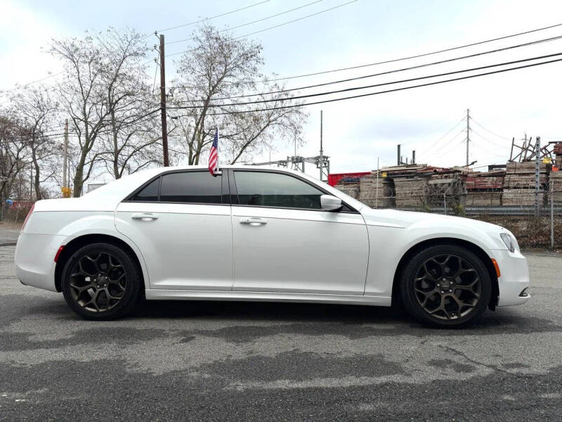 2019 Chrysler 300 S