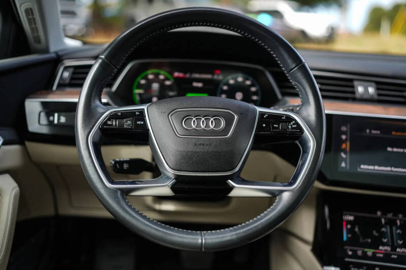 2019 Audi e-tron quattro Premium Plus