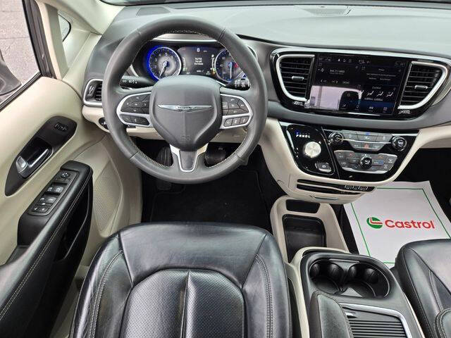 2022 Chrysler Pacifica Touring L