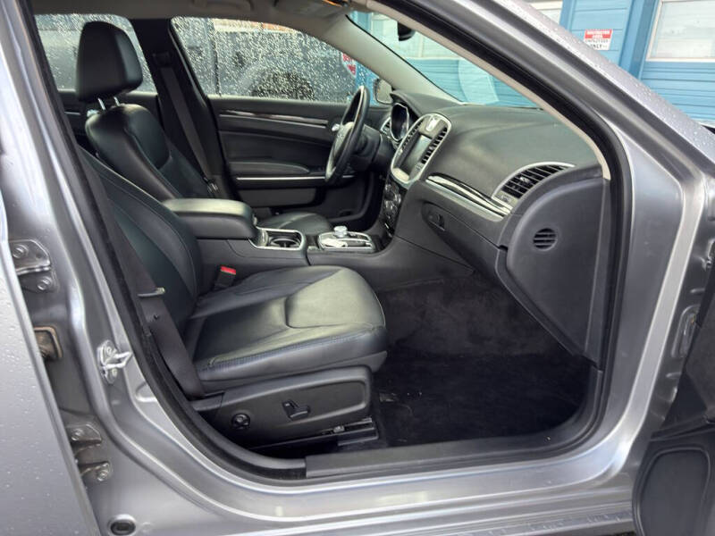 2015 Chrysler 300 Limited