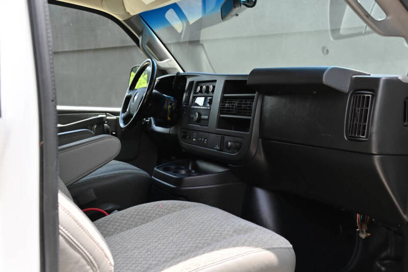 2021 Chevrolet Express 2500