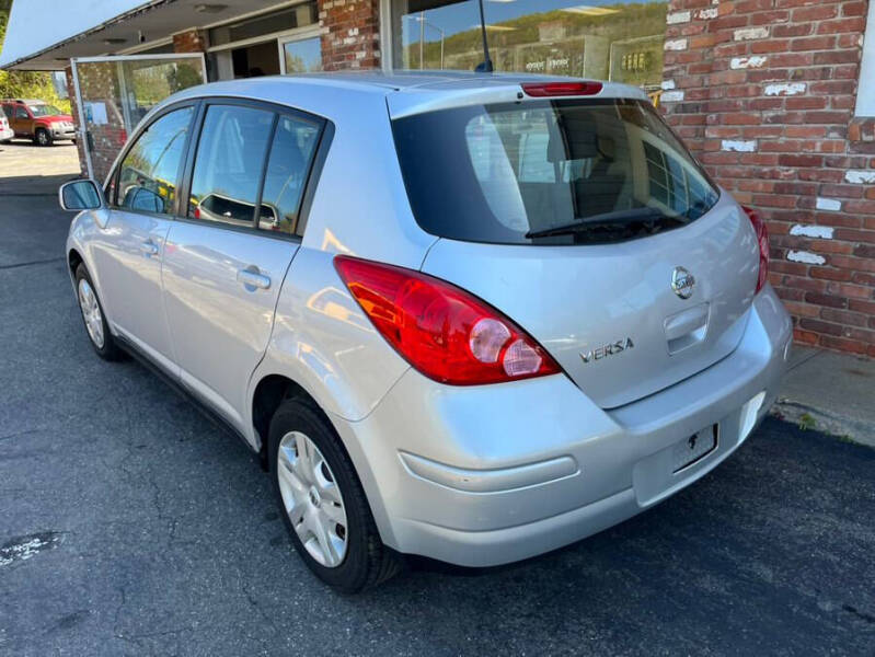 2012 Nissan Versa 1.8 S