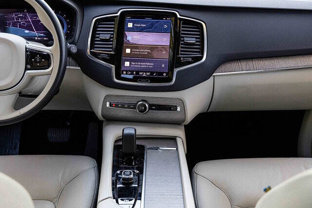 2024 Volvo XC90 B5 Plus Bright Theme