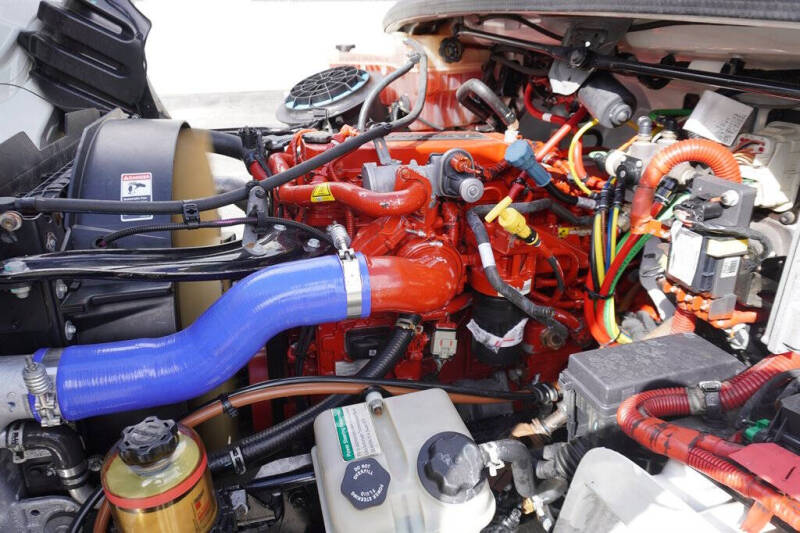 2018 Freightliner M2 106