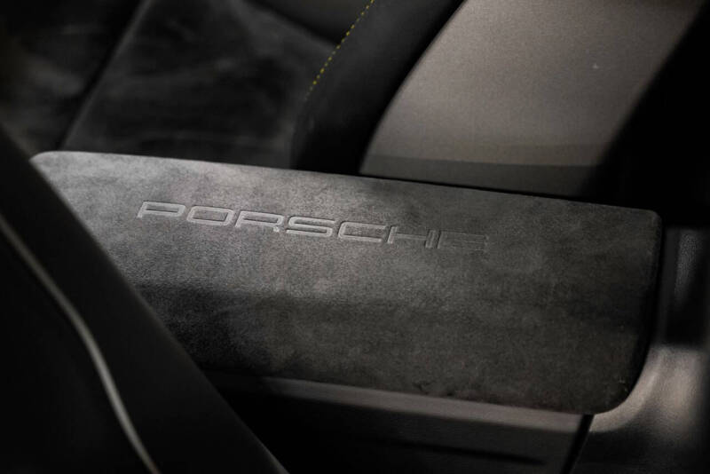 2016 Porsche Cayman GT4