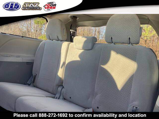 2014 Toyota Sienna LE Mobility 7-Passenger