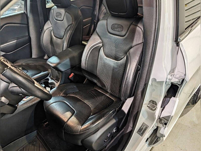 2017 Jeep Cherokee Overland