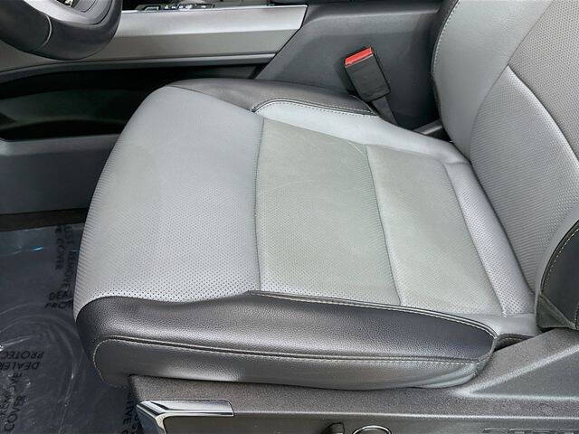 2023 Ford F-150 Lightning Lariat