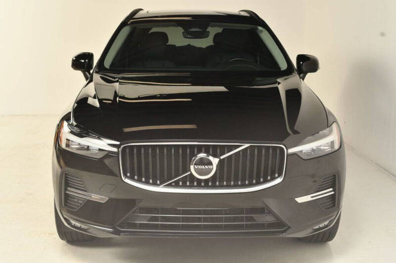 2022 Volvo XC60 B5 Momentum