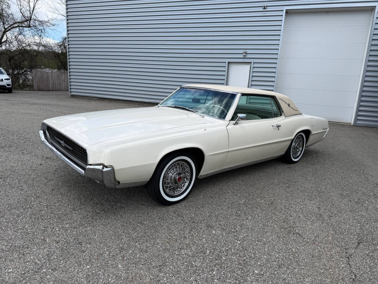 1967 Ford Thunderbird 88