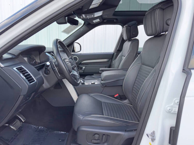 2023 Land Rover Discovery P360 S R-Dynamic