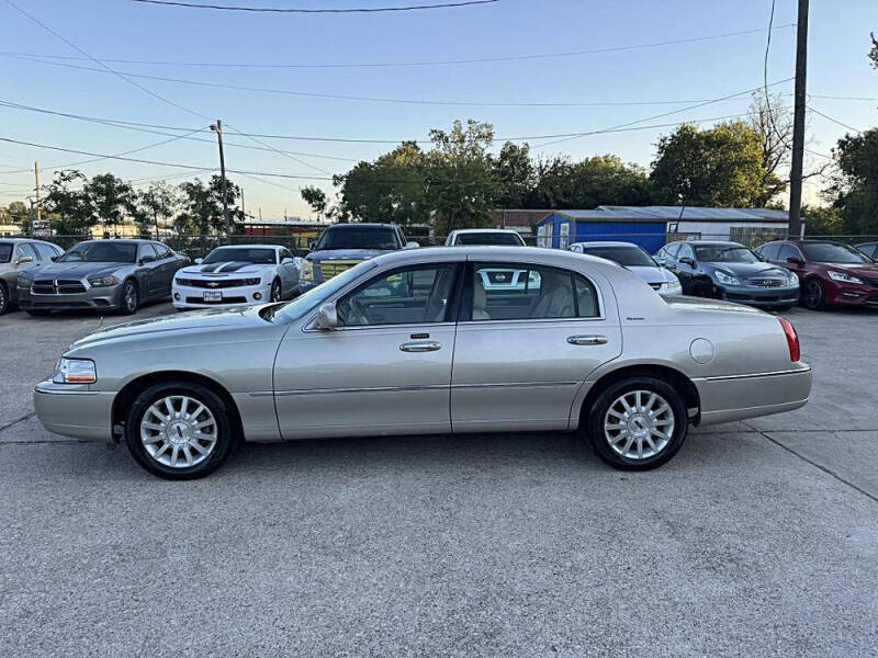 2007 Lincoln Town Car Signature