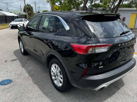 2020 Ford Escape SE