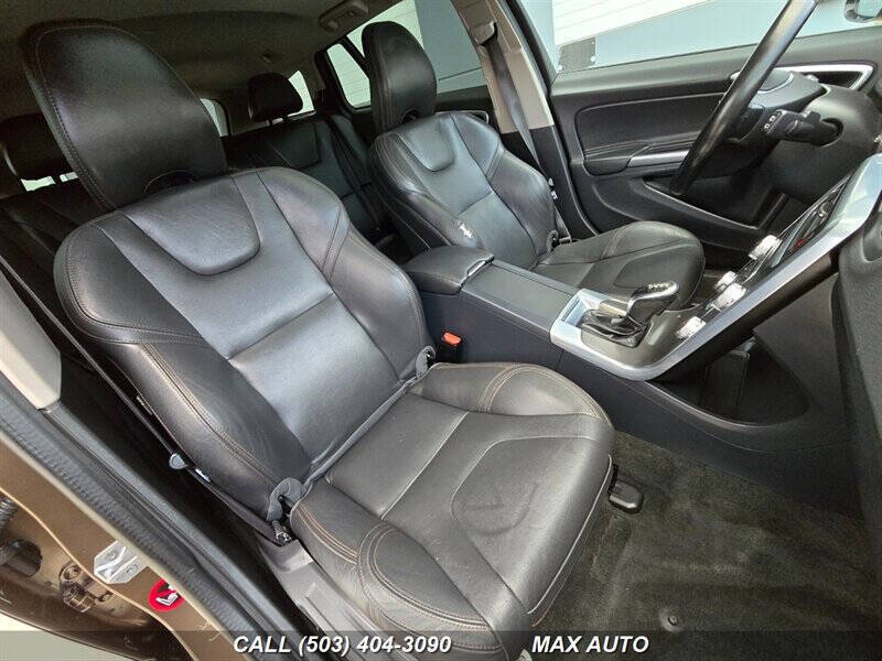 2016 Volvo V60 Cross Country T5