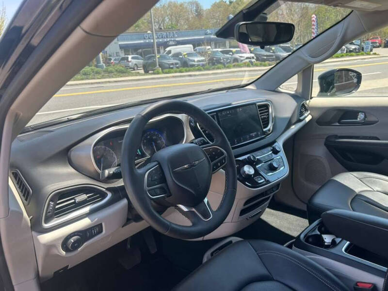 2024 Chrysler Pacifica Touring L