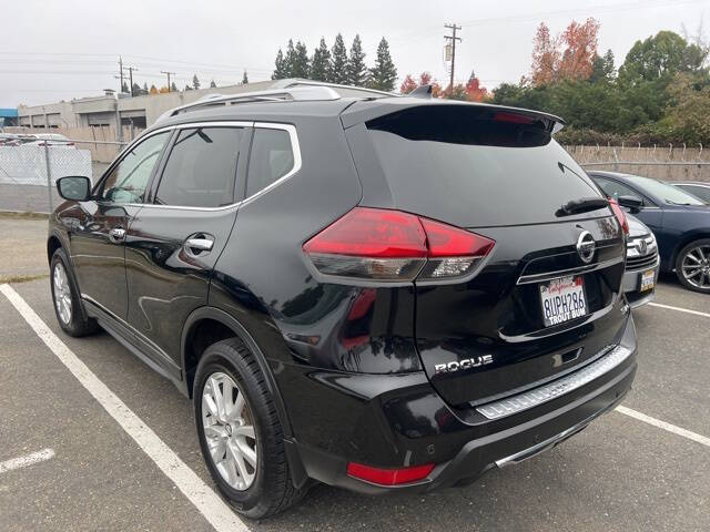 2020 Nissan Rogue SV