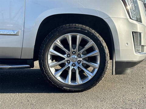 2020 Cadillac Escalade Luxury