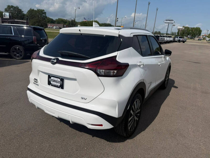 2022 Nissan Kicks SV