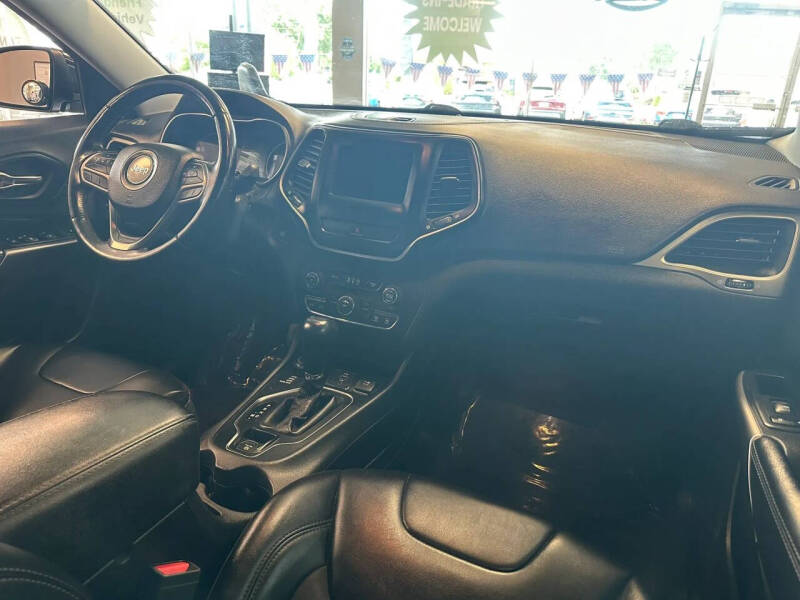 2019 Jeep Cherokee Latitude Plus