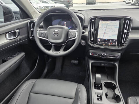 2026 Volvo XC40 B5 Core