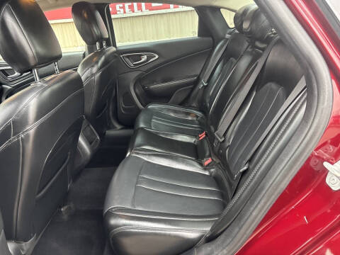 2017 Chrysler 200 Limited