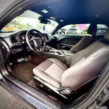 2018 Dodge Challenger SXT Plus