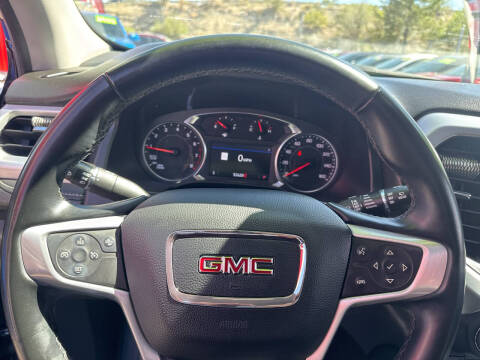 2023 GMC Acadia SLT