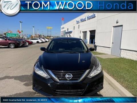 2018 Nissan Altima for sale at Tom Wood Honda in Anderson IN