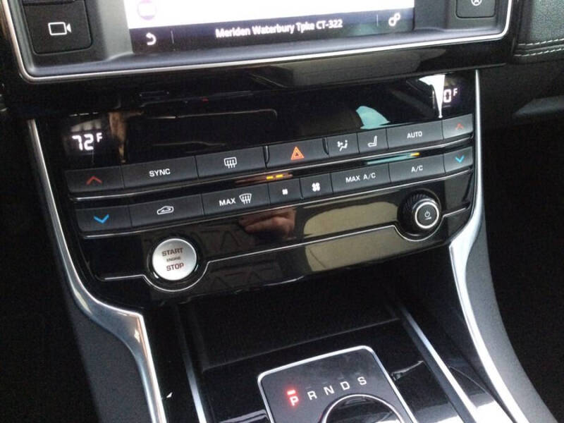 2018 Jaguar XE 35t R-Sport