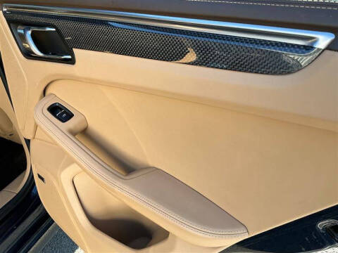 2016 Porsche Macan Turbo