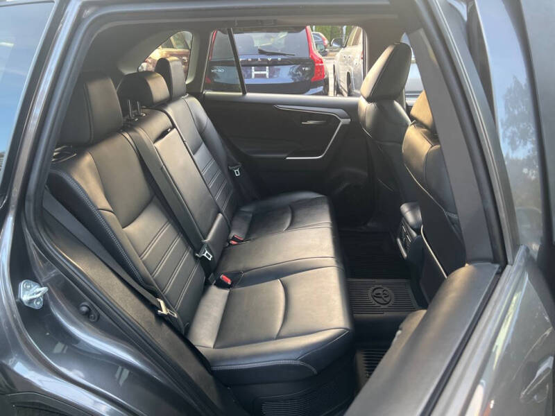 2021 Toyota RAV4 Hybrid XLE Premium