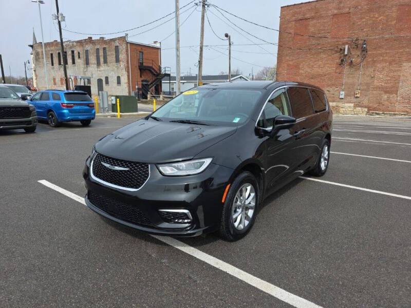 2023 Chrysler Pacifica Touring L