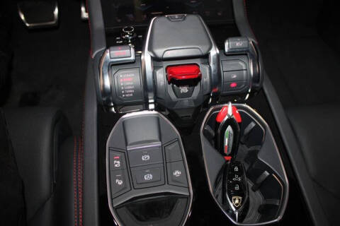 2025 Lamborghini Urus SE