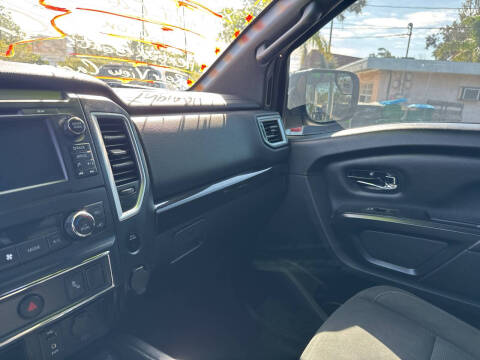 2018 Nissan Titan SV