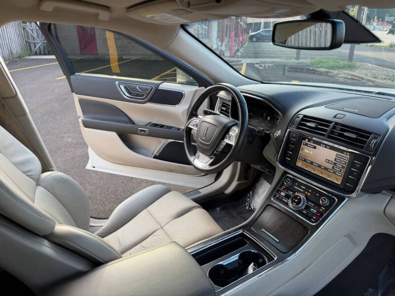 2019 Lincoln Continental Select