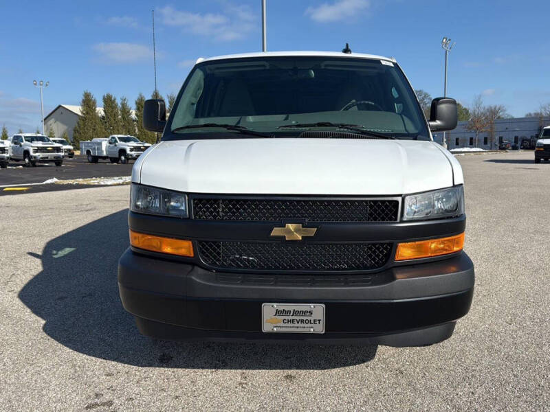 2025 Chevrolet Express 2500