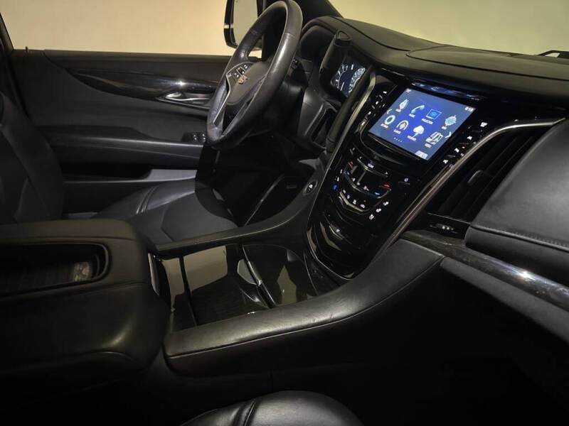 2018 Cadillac Escalade Platinum