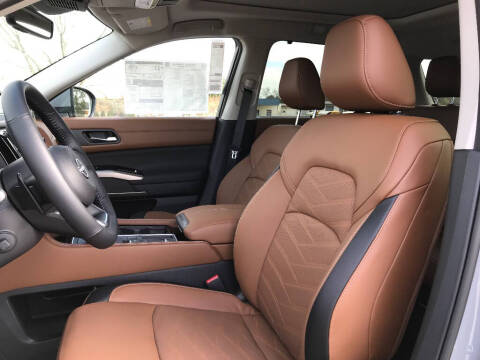 2025 Nissan Pathfinder Platinum