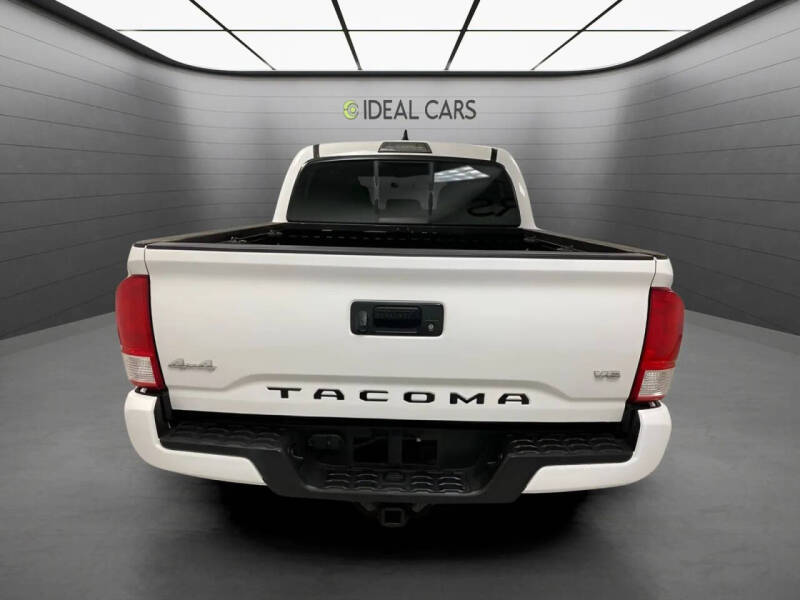 2017 Toyota Tacoma SR V6