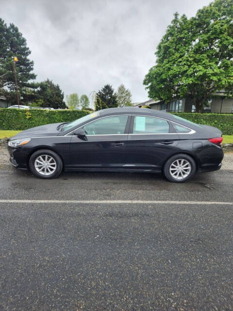 2018 Hyundai SONATA for sale at BENCHMARK AUTO SALES in Parkland, WA