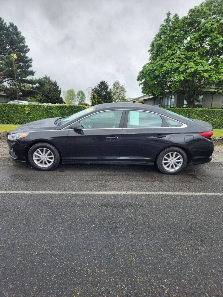 2018 Hyundai SONATA for sale at BENCHMARK AUTO SALES in Parkland, WA