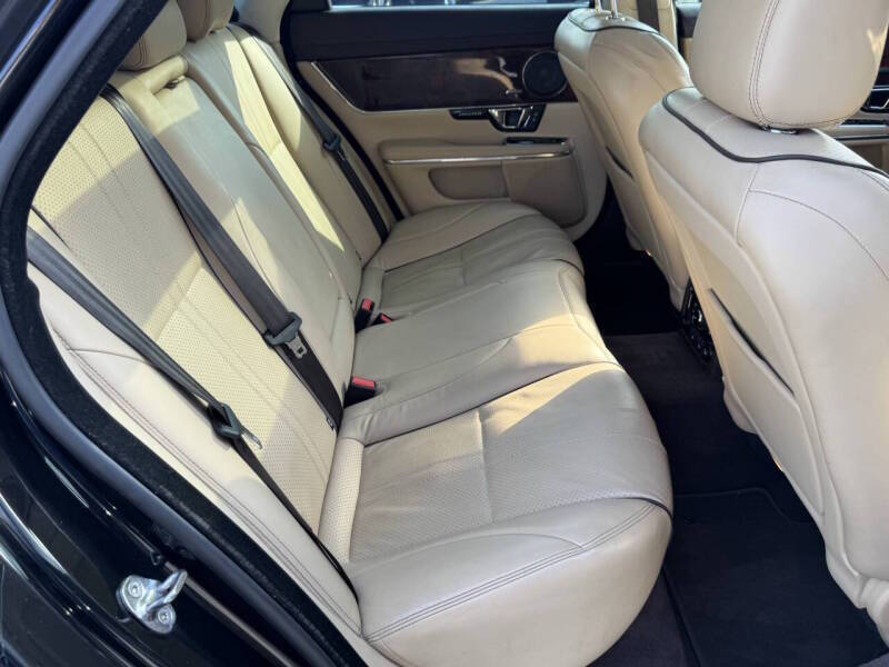 2016 Jaguar XJ R-Sport