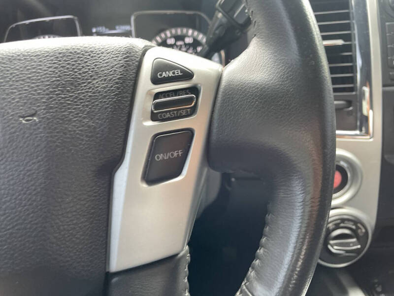 2017 Nissan Titan SL